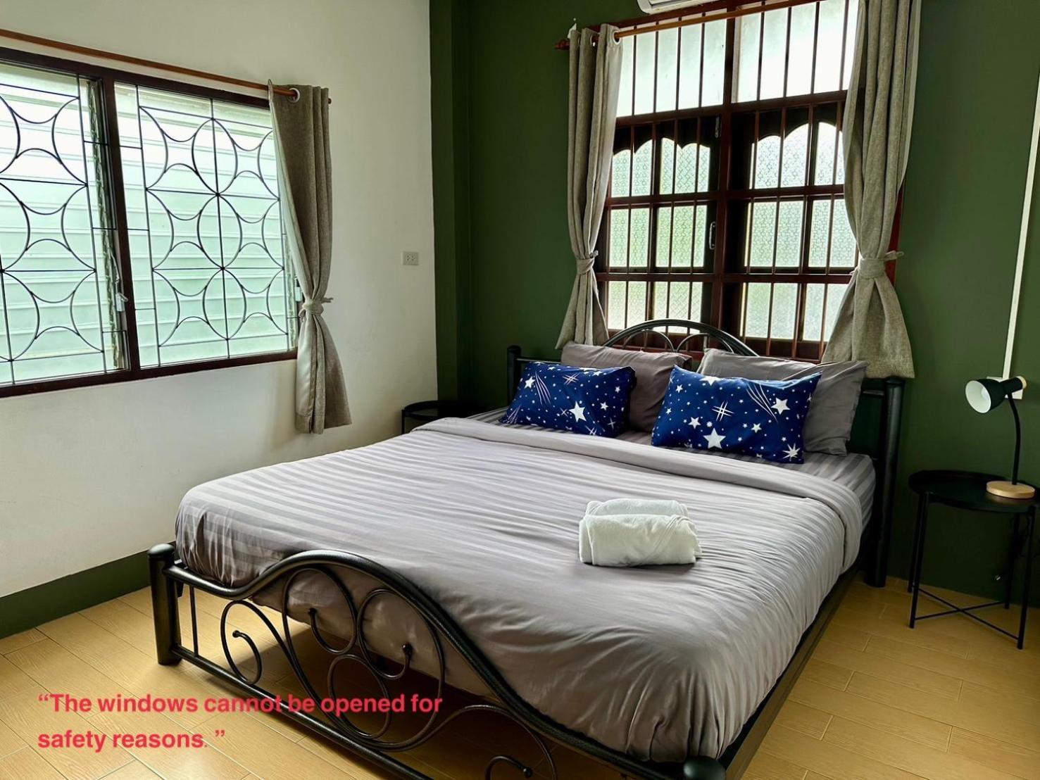 Niece Hostel - SHA Extra Plus Phuket Buitenkant foto