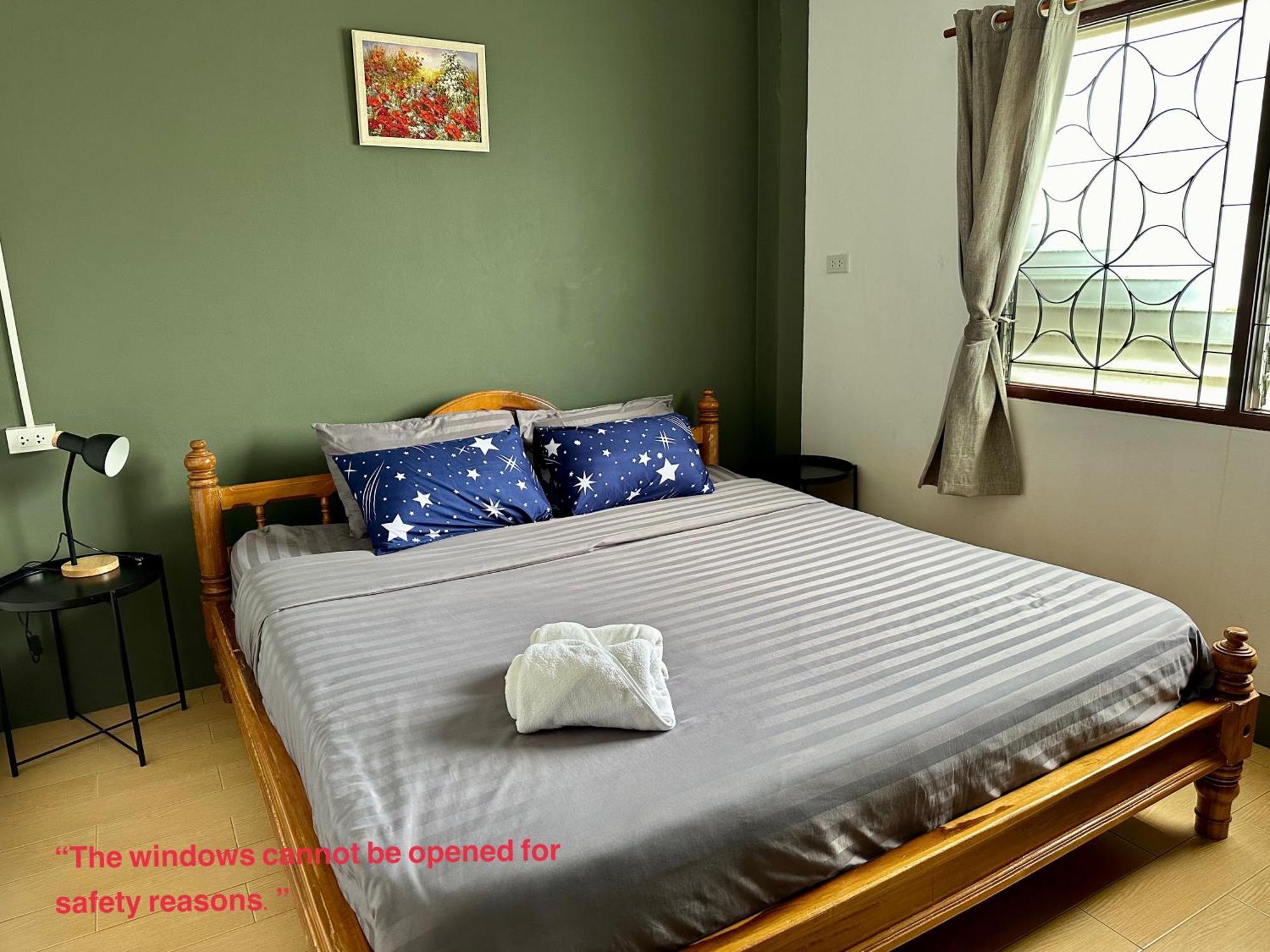 Niece Hostel - SHA Extra Plus Phuket Buitenkant foto