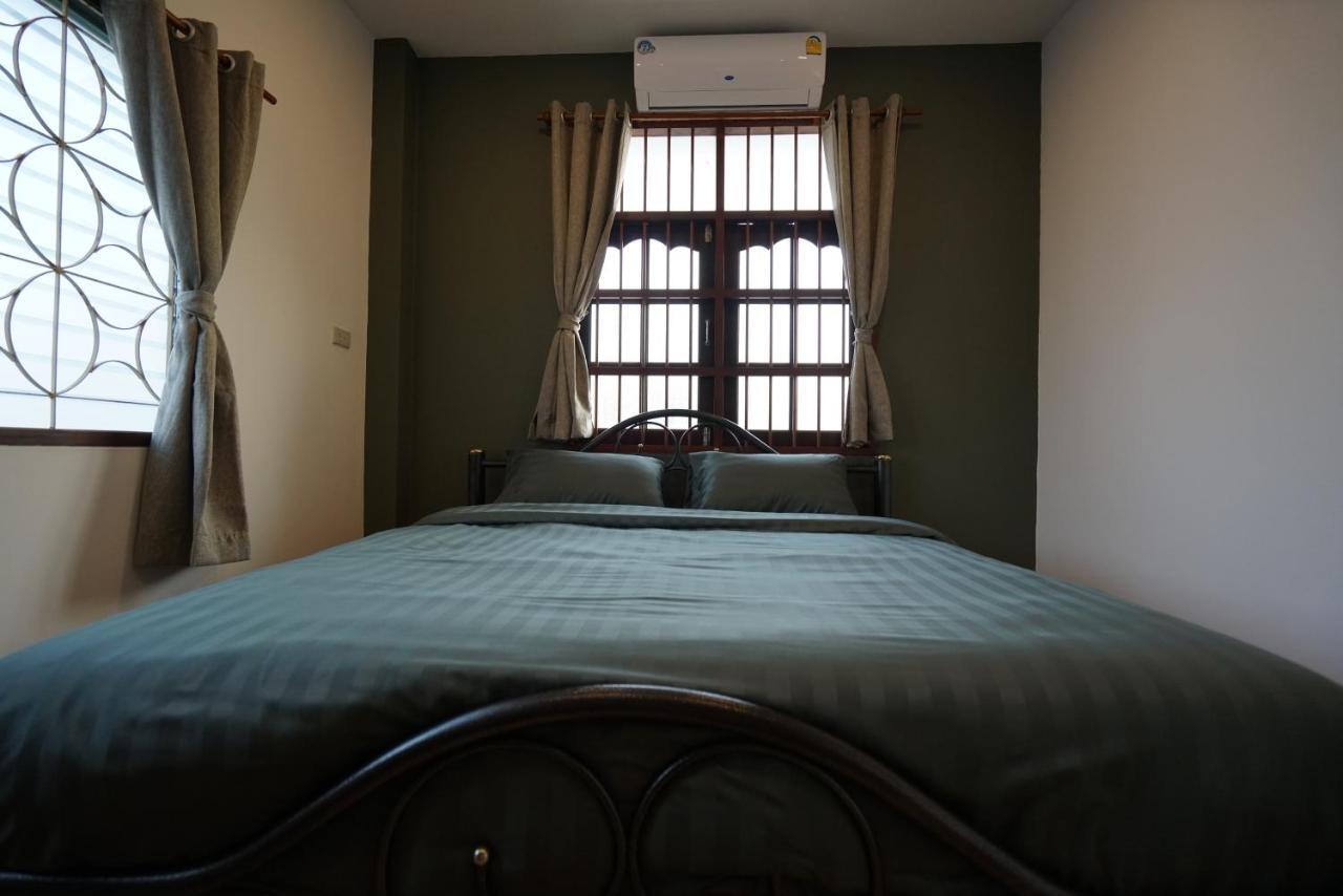 Niece Hostel - SHA Extra Plus Phuket Buitenkant foto