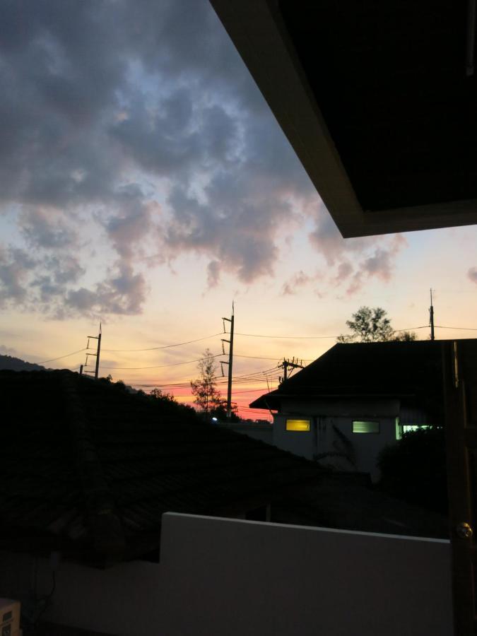 Niece Hostel - SHA Extra Plus Phuket Buitenkant foto